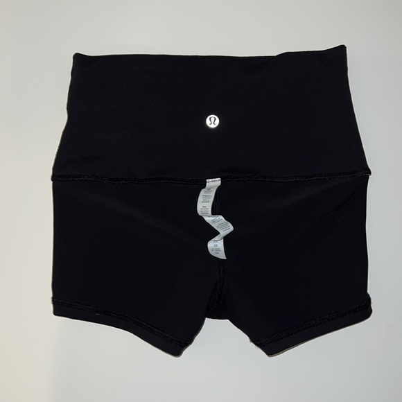 Lululemon Boogie Short Black / Shadow Wrap Multi / Tender Violet Size 2 - Picture 7 of 12